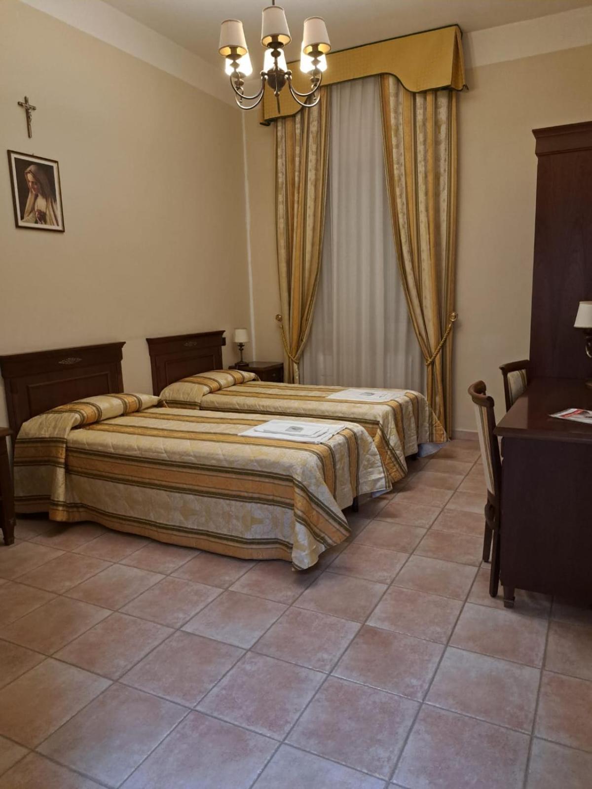 Casapaceebene Hotel San Giovanni Rotondo Buitenkant foto